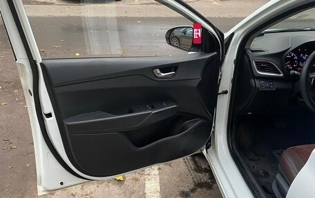 Hyundai Solaris II рестайлинг, 2017 год, 820 000 рублей, 10 фотография