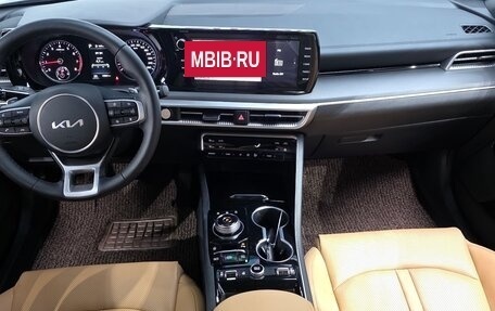 KIA K5, 2022 год, 2 100 000 рублей, 5 фотография