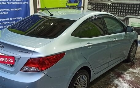 Hyundai Solaris II рестайлинг, 2012 год, 720 000 рублей, 2 фотография