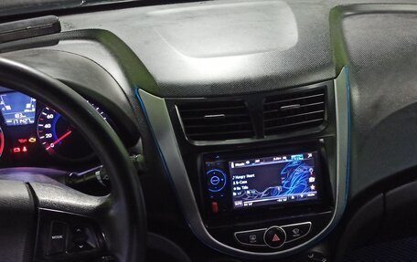 Hyundai Solaris II рестайлинг, 2012 год, 720 000 рублей, 5 фотография