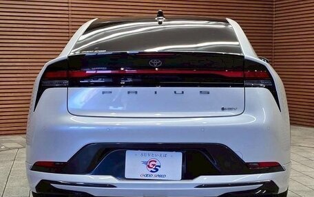 Toyota Prius IV XW50, 2022 год, 2 247 792 рублей, 4 фотография