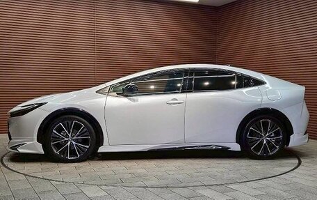 Toyota Prius IV XW50, 2022 год, 2 247 792 рублей, 2 фотография