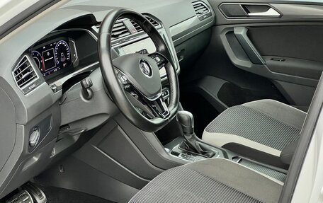 Volkswagen Tiguan II, 2020 год, 3 099 900 рублей, 39 фотография