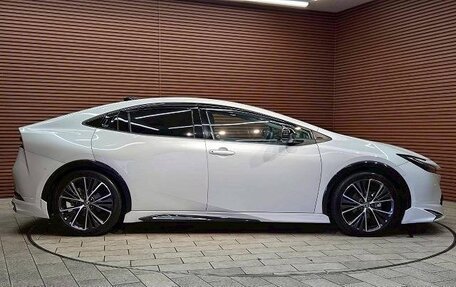 Toyota Prius IV XW50, 2022 год, 2 247 792 рублей, 6 фотография