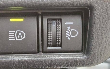 Toyota Prius IV XW50, 2022 год, 2 247 792 рублей, 15 фотография