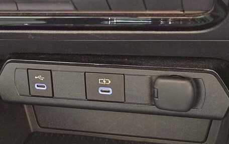 Toyota Prius IV XW50, 2022 год, 2 247 792 рублей, 21 фотография