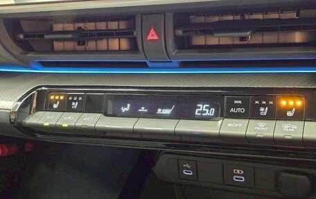 Toyota Prius IV XW50, 2022 год, 2 247 792 рублей, 20 фотография