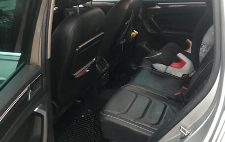 Volkswagen Tiguan II, 2018 год, 2 600 000 рублей, 5 фотография