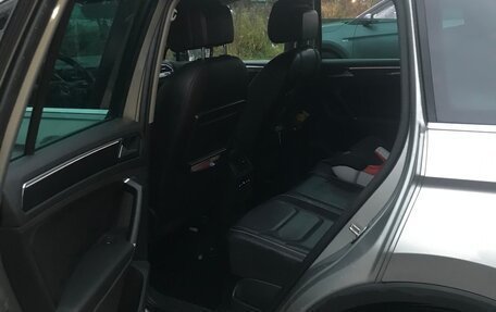 Volkswagen Tiguan II, 2018 год, 2 600 000 рублей, 4 фотография