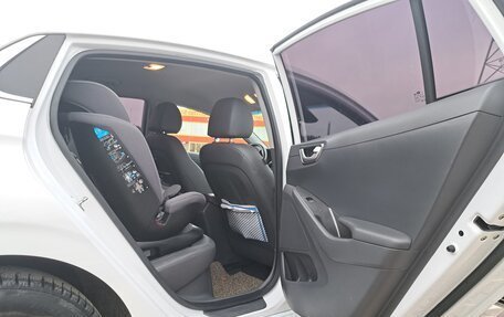 Hyundai IONIQ, 2019 год, 2 200 000 рублей, 10 фотография