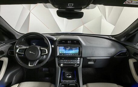 Jaguar F-Pace, 2019 год, 4 199 000 рублей, 10 фотография