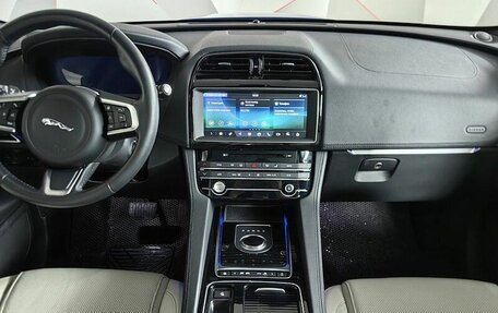 Jaguar F-Pace, 2019 год, 4 199 000 рублей, 11 фотография