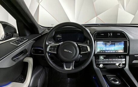 Jaguar F-Pace, 2019 год, 4 199 000 рублей, 15 фотография