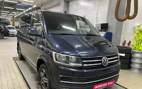 Volkswagen Caravelle T6 рестайлинг, 2018 год, 3 250 000 рублей, 2 фотография