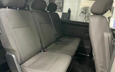 Volkswagen Caravelle T6 рестайлинг, 2018 год, 3 250 000 рублей, 9 фотография