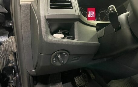 Volkswagen Caravelle T6 рестайлинг, 2018 год, 3 250 000 рублей, 7 фотография