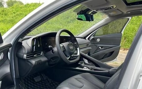 Hyundai Elantra, 2022 год, 1 345 000 рублей, 4 фотография