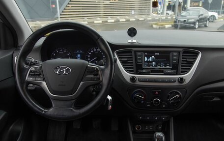 Hyundai Solaris II рестайлинг, 2017 год, 1 100 000 рублей, 15 фотография