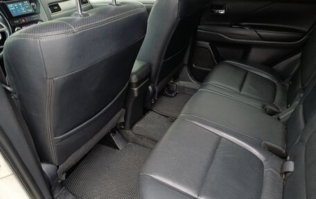 Mitsubishi Outlander III рестайлинг 3, 2012 год, 1 395 000 рублей, 15 фотография