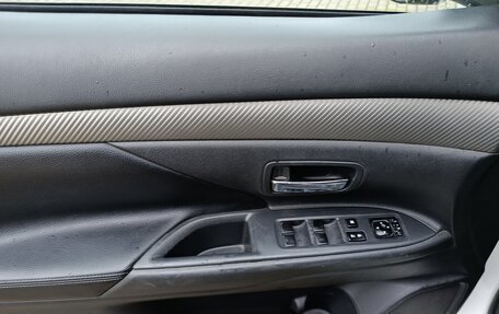 Mitsubishi Outlander III рестайлинг 3, 2012 год, 1 395 000 рублей, 13 фотография