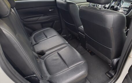 Mitsubishi Outlander III рестайлинг 3, 2012 год, 1 395 000 рублей, 18 фотография