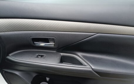 Mitsubishi Outlander III рестайлинг 3, 2012 год, 1 395 000 рублей, 21 фотография