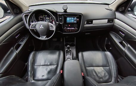 Mitsubishi Outlander III рестайлинг 3, 2012 год, 1 395 000 рублей, 27 фотография