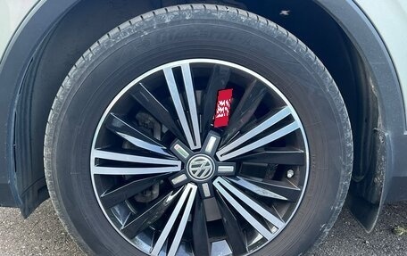 Volkswagen Tiguan II, 2017 год, 2 680 000 рублей, 10 фотография