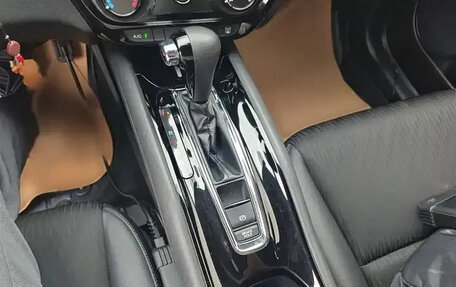 Honda Vezel, 2022 год, 1 500 000 рублей, 15 фотография