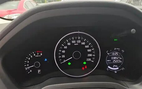 Honda Vezel, 2022 год, 1 500 000 рублей, 11 фотография