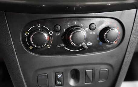 Renault Sandero II рестайлинг, 2018 год, 1 299 000 рублей, 15 фотография