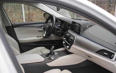 BMW 5 серия, 2017 год, 2 800 000 рублей, 16 фотография