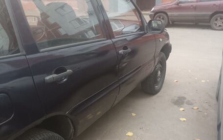 Chevrolet Niva I рестайлинг, 2004 год, 330 000 рублей, 5 фотография