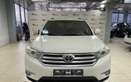 Toyota Highlander III, 2011 год, 1 550 000 рублей, 2 фотография