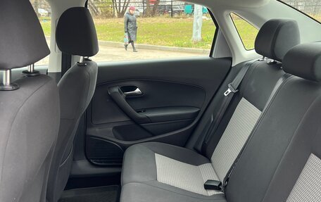 Volkswagen Polo VI (EU Market), 2013 год, 900 000 рублей, 19 фотография