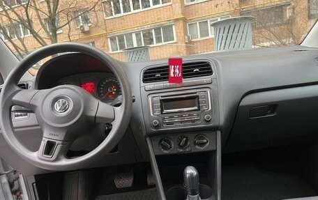 Volkswagen Polo VI (EU Market), 2013 год, 900 000 рублей, 25 фотография