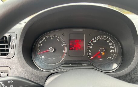 Volkswagen Polo VI (EU Market), 2013 год, 900 000 рублей, 30 фотография