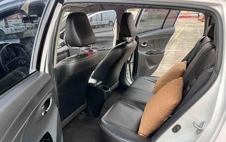 Toyota Yaris XP150 рестайлинг, 2022 год, 1 210 000 рублей, 11 фотография