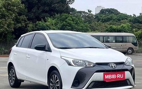 Toyota Yaris XP150 рестайлинг, 2022 год, 1 210 000 рублей, 3 фотография