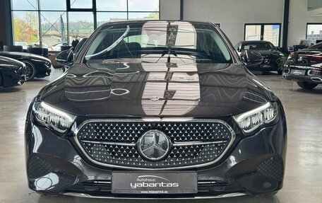 Mercedes-Benz E-Класс, 2023 год, 6 400 000 рублей, 2 фотография