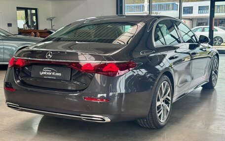 Mercedes-Benz E-Класс, 2023 год, 6 400 000 рублей, 6 фотография