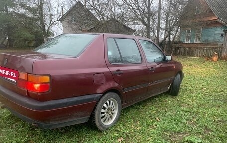 Volkswagen Vento, 1992 год, 95 000 рублей, 2 фотография