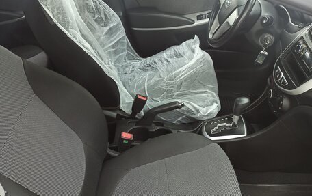 Hyundai Solaris II рестайлинг, 2012 год, 970 000 рублей, 16 фотография