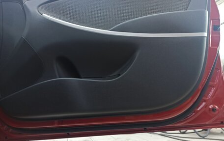 Hyundai Solaris II рестайлинг, 2012 год, 970 000 рублей, 23 фотография