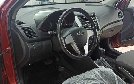 Hyundai Solaris II рестайлинг, 2012 год, 970 000 рублей, 24 фотография