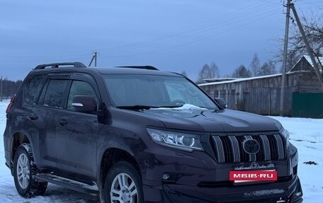 Toyota Land Cruiser Prado 150 рестайлинг 2, 2011 год, 2 650 000 рублей, 11 фотография