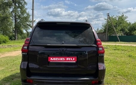 Toyota Land Cruiser Prado 150 рестайлинг 2, 2011 год, 2 650 000 рублей, 6 фотография