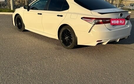 Toyota Camry, 2019 год, 2 250 000 рублей, 4 фотография