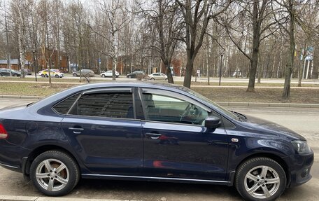 Volkswagen Polo VI (EU Market), 2012 год, 800 000 рублей, 3 фотография