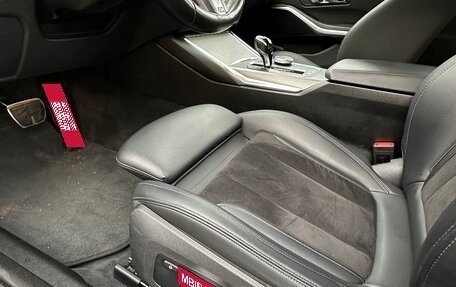 BMW 3 серия, 2019 год, 4 100 000 рублей, 19 фотография